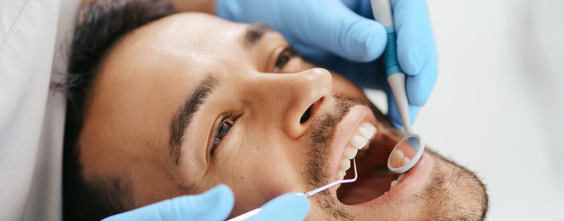 How Dentists Approach Oral Desquamative Lesions in Patients